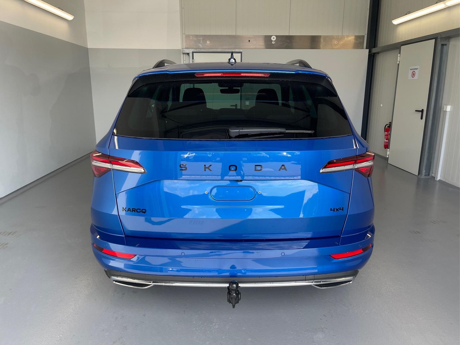 Skoda Karoq Sportline TSI 4x4 360°+19 Zoll+Navi+AHK...
