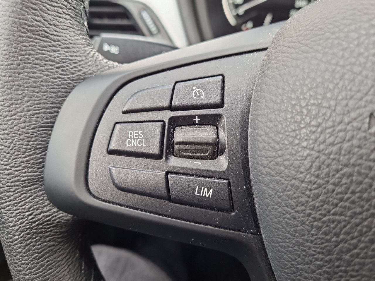BMW X1 xDrive20iA Advantage - Samsaru's Car Outlet