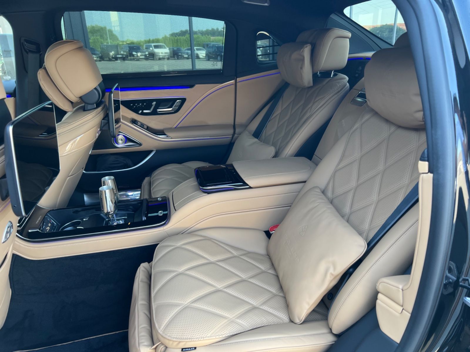 Mercedes-Benz S 680 Maybach - Samsaru's Car Outlet