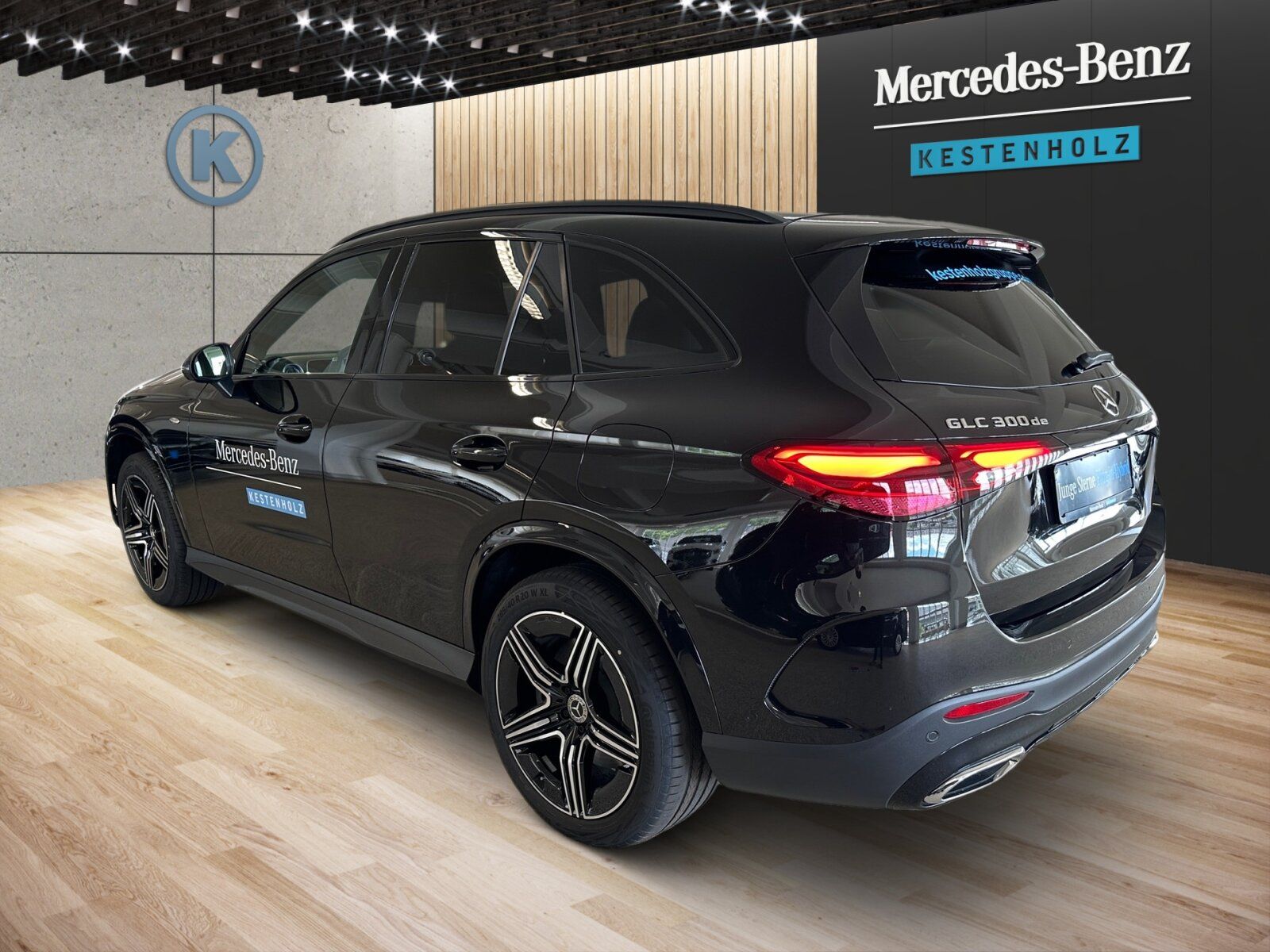 Mercedes-Benz GLC 300 DE 4M AMG°LEDER°BURM°PAN°BURM°AHK°NIGHT°