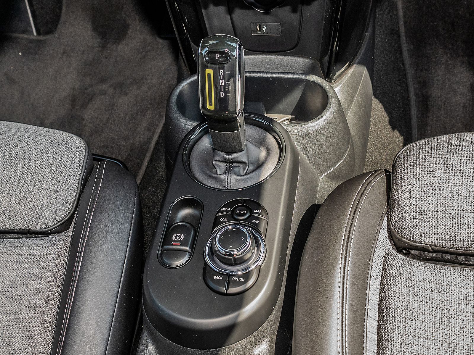 MINI Cooper SE 3-T - Samsaru's Car Outlet