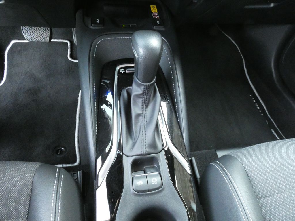 Toyota Corolla 2.0 TS Team D*Navi+LED+SHZ+PDC