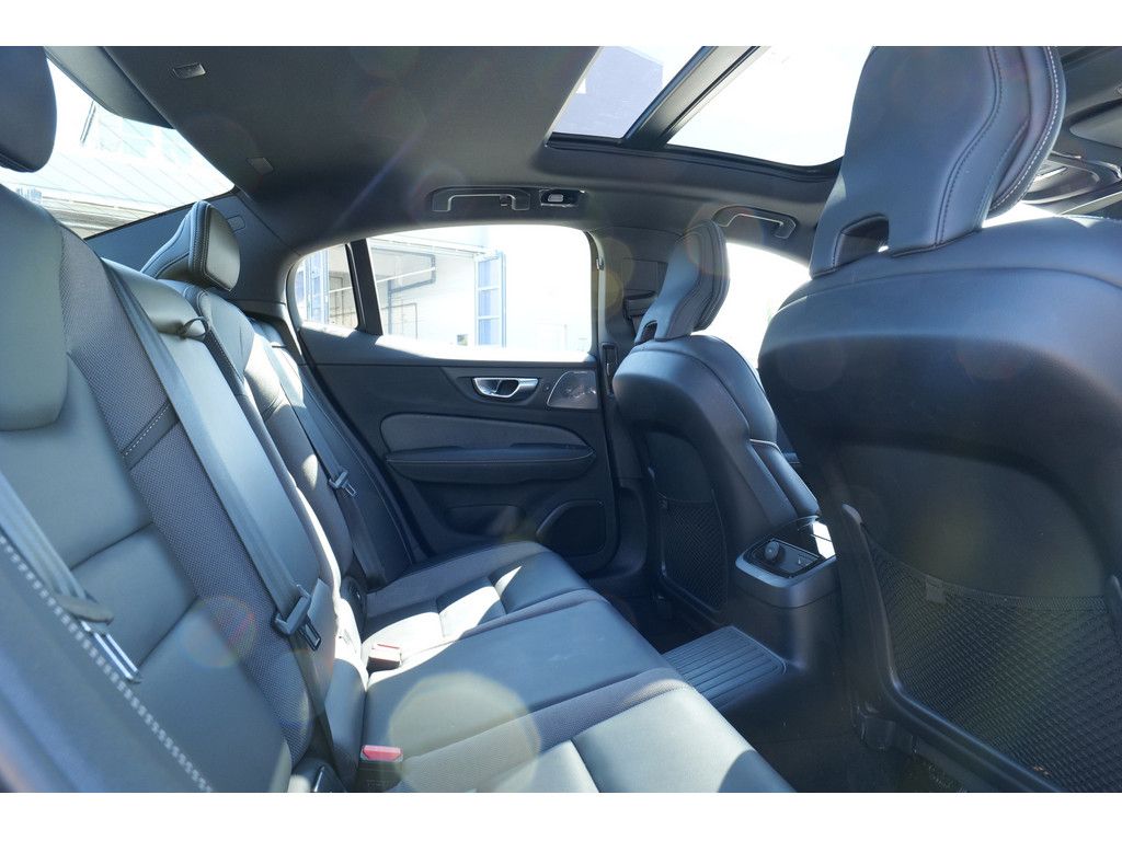 Volvo S60 Lim. T8 Ultimate Dark Recharge Plug-In Hybri