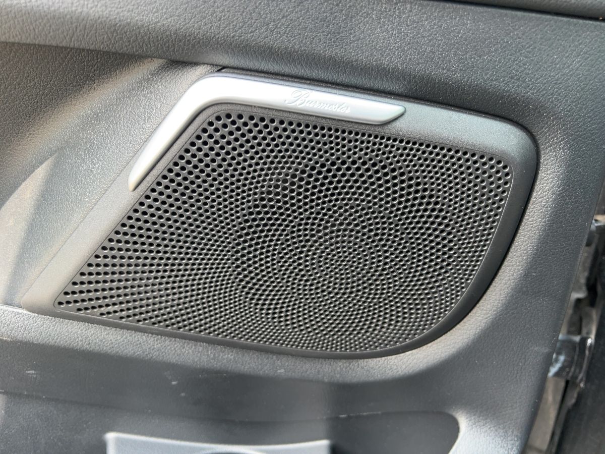 Mercedes-Benz V 300d 4M AMG Design Avantgarde - Samsaru's Car Outlet