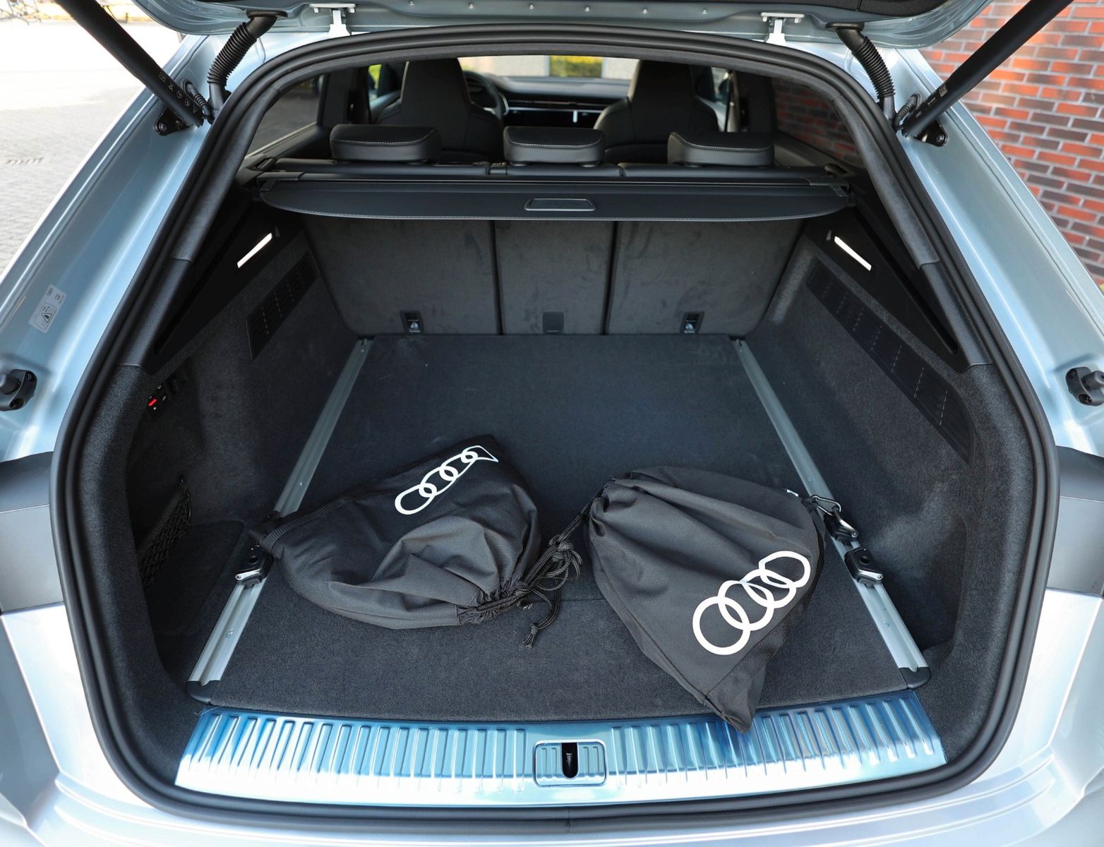 Audi Q8 60 TFSIe Quattro - Samsaru's Car Outlet