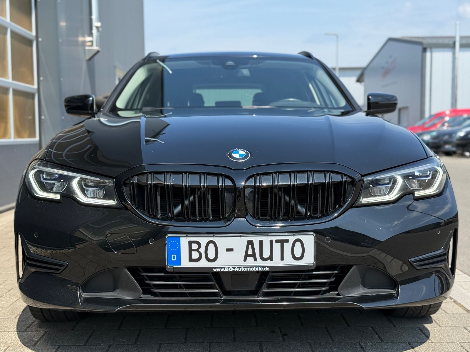 BMW 320 d - Samsaru's Car Outlet