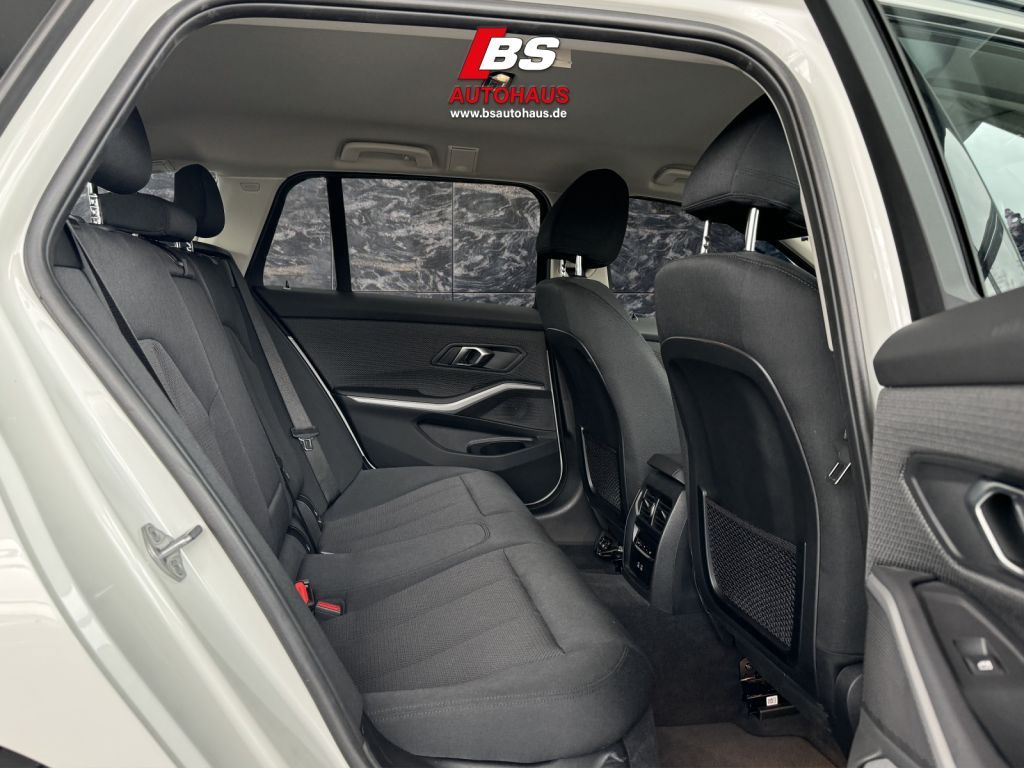 BMW 320i Touring Aut. - Samsaru's Car Outlet
