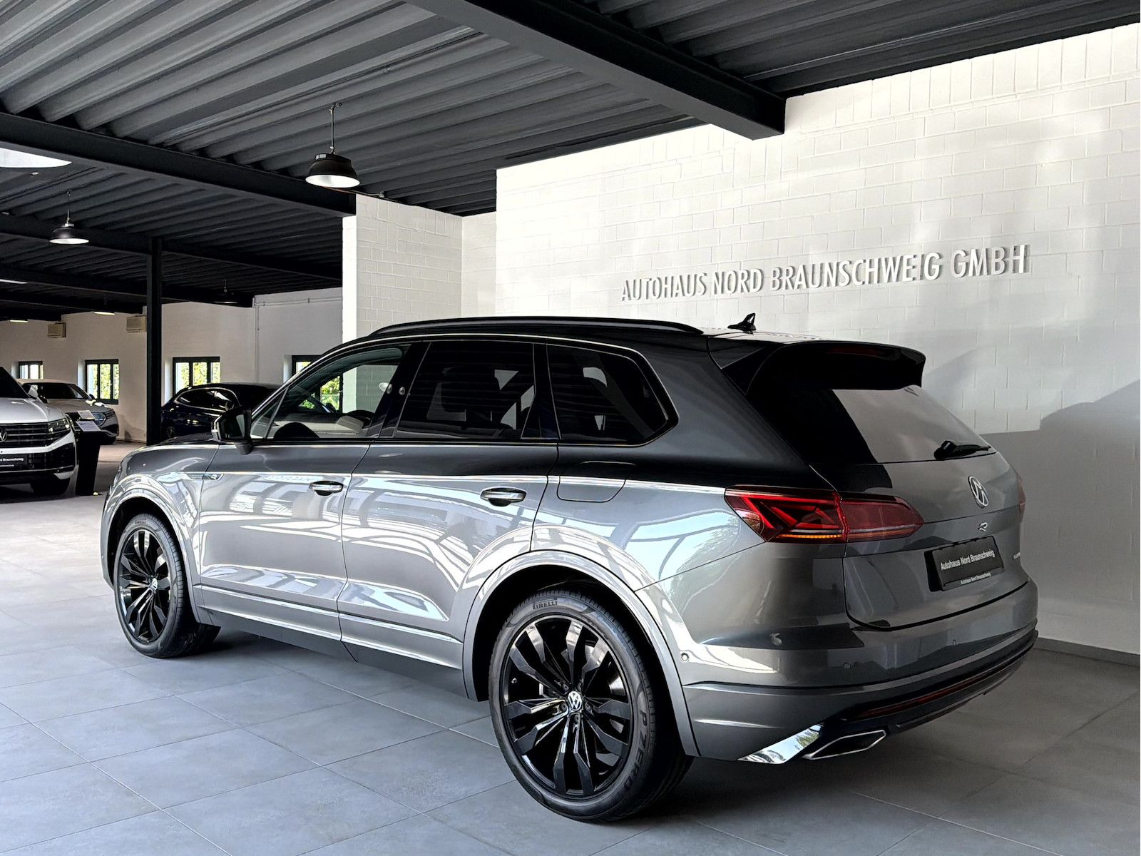 Volkswagen Touareg R 3.0TSI*BlackStyle*Pano*AHK*HUD*IQ*