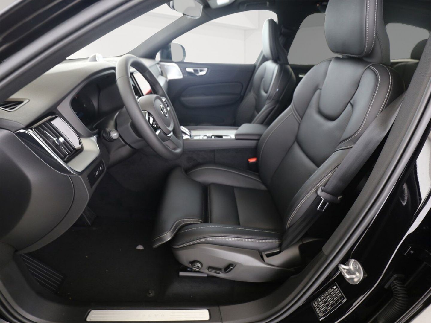 Volvo XC60 T6 Plus AWD - Samsaru's Car Outlet