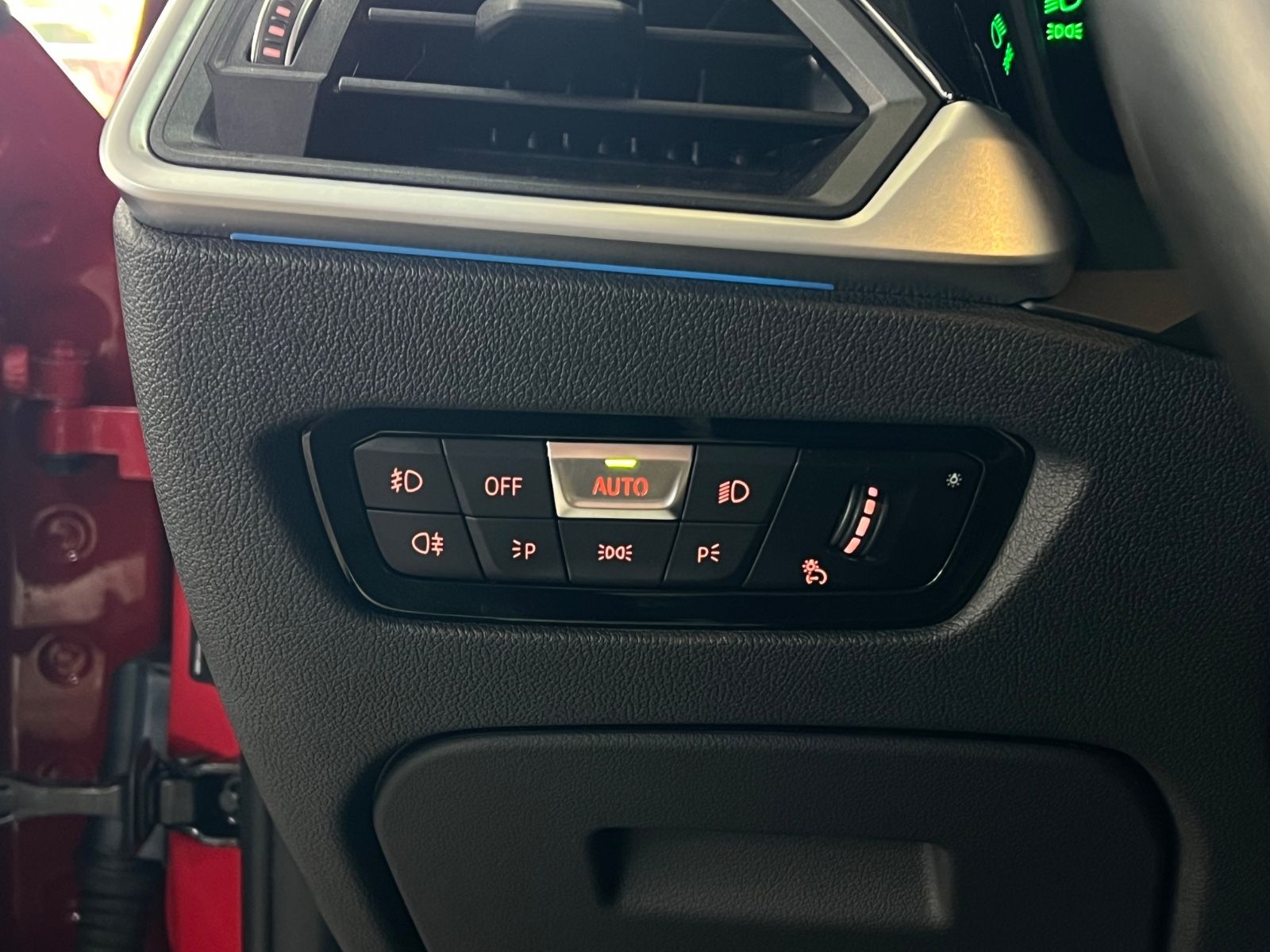 BMW 330 e Lim. Luxury Line 3D+HuD+Laser+Dashcam uvm.