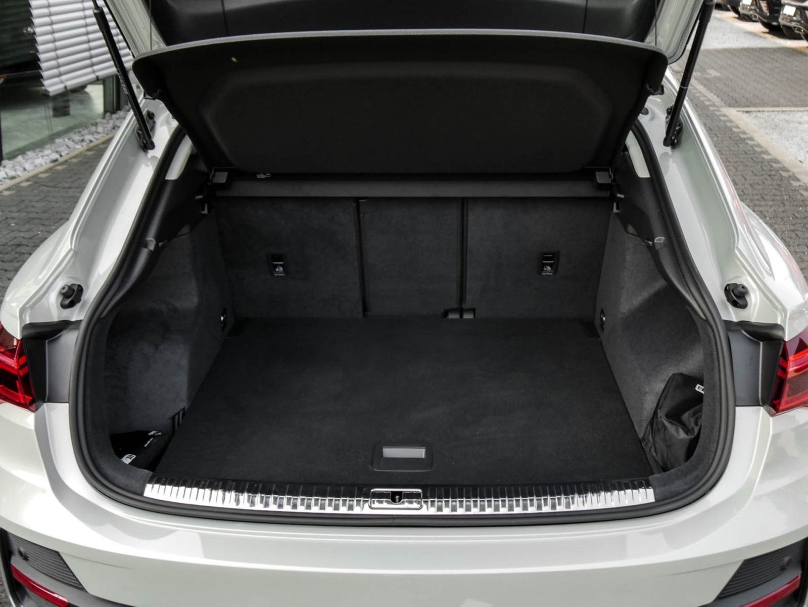 Audi Q3 Sportback 40 quattro S LINE - Samsaru's Car Outlet