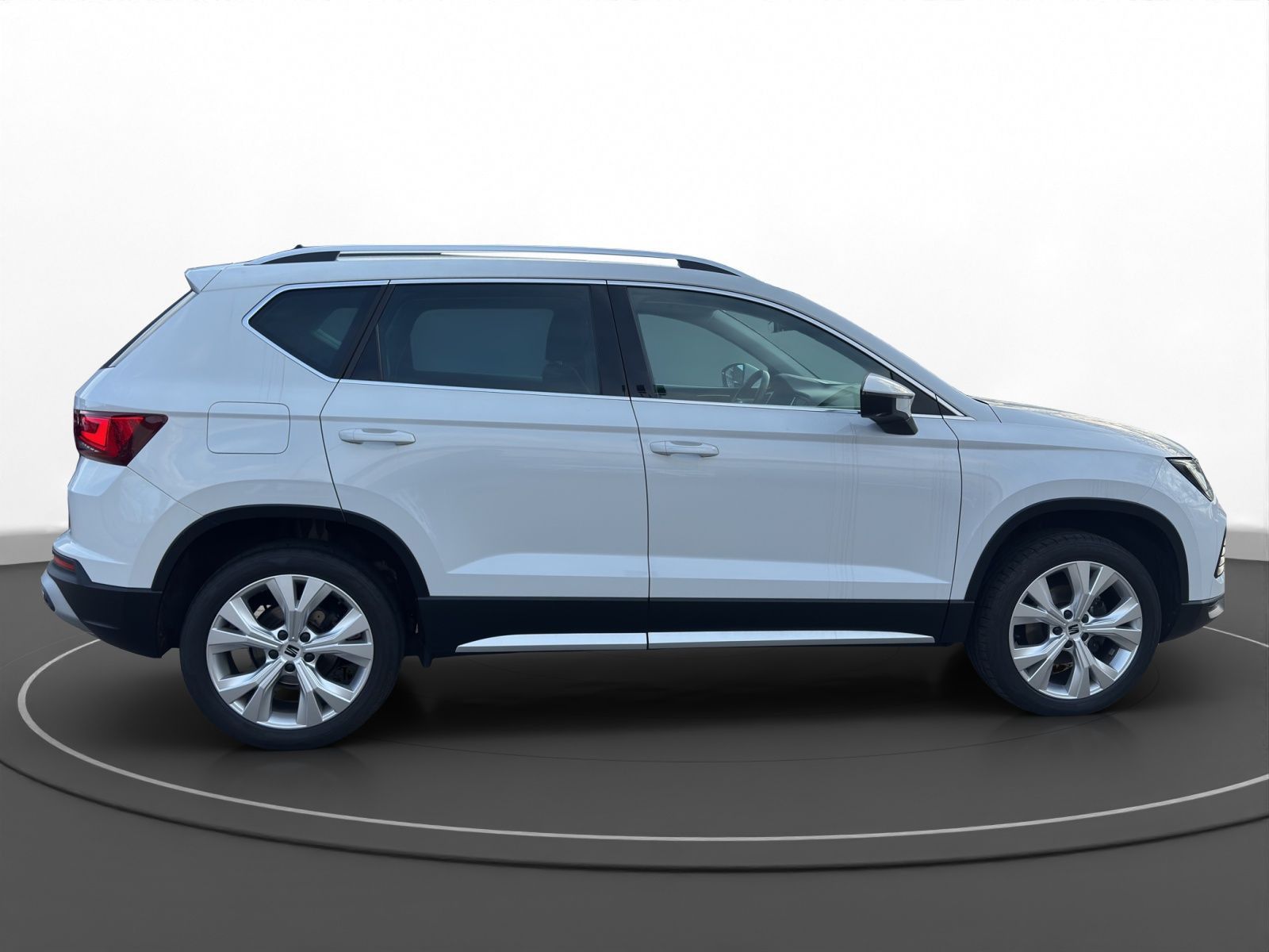 Seat Ateca 1.5 TSI Xperience AHK LED LM 18" Navi 360°