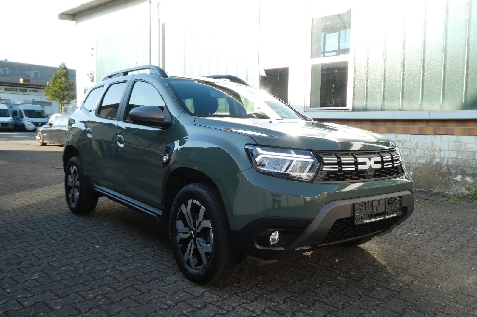Dacia Duster TCe 130 Journey+ - Samsaru's Car Outlet