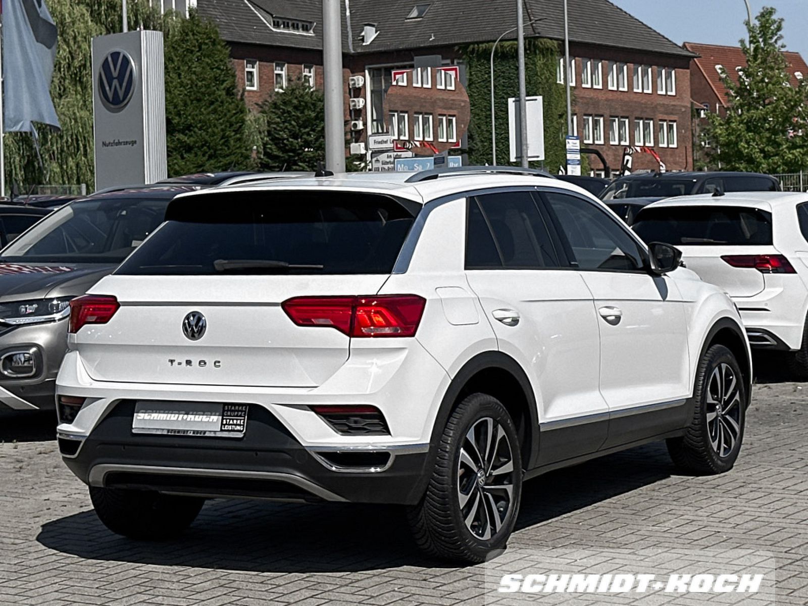 Volkswagen T-Roc 1.5 TSI ACT United DSG - Samsaru's Car Outlet