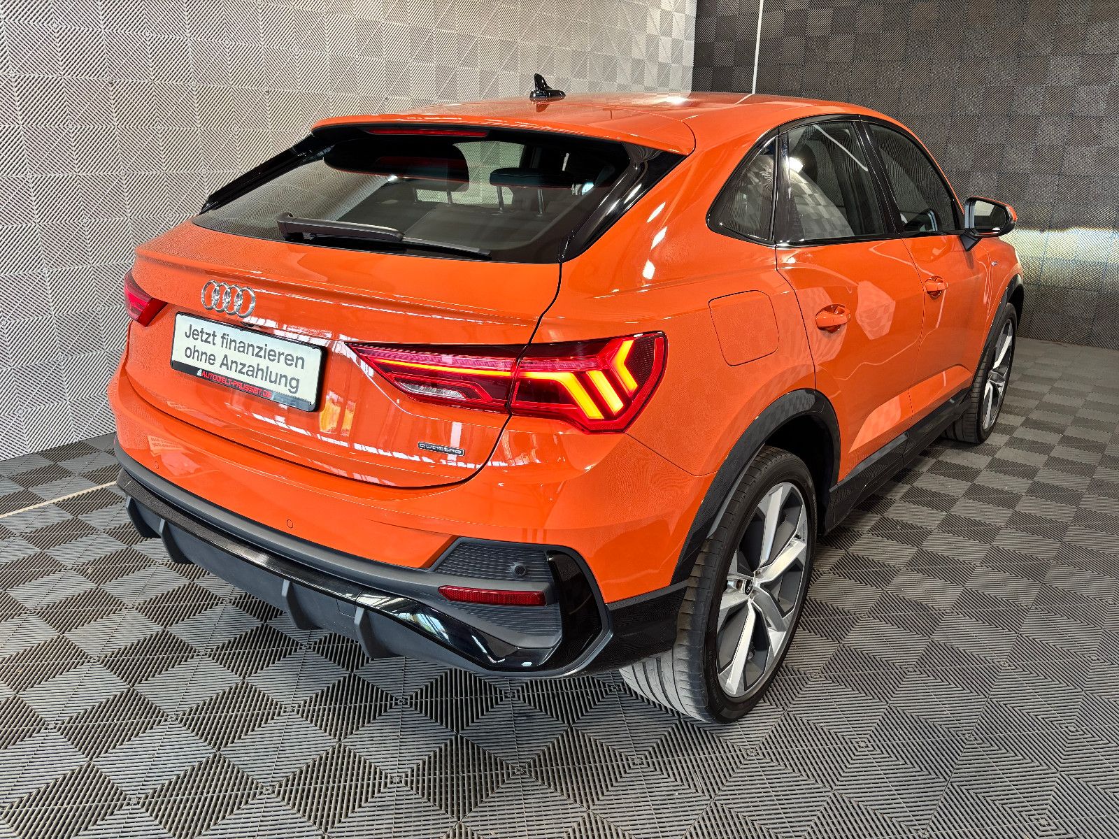 Audi Q3 Sb. 40 TFSI quattro S LINE - Samsaru's Car Outlet
