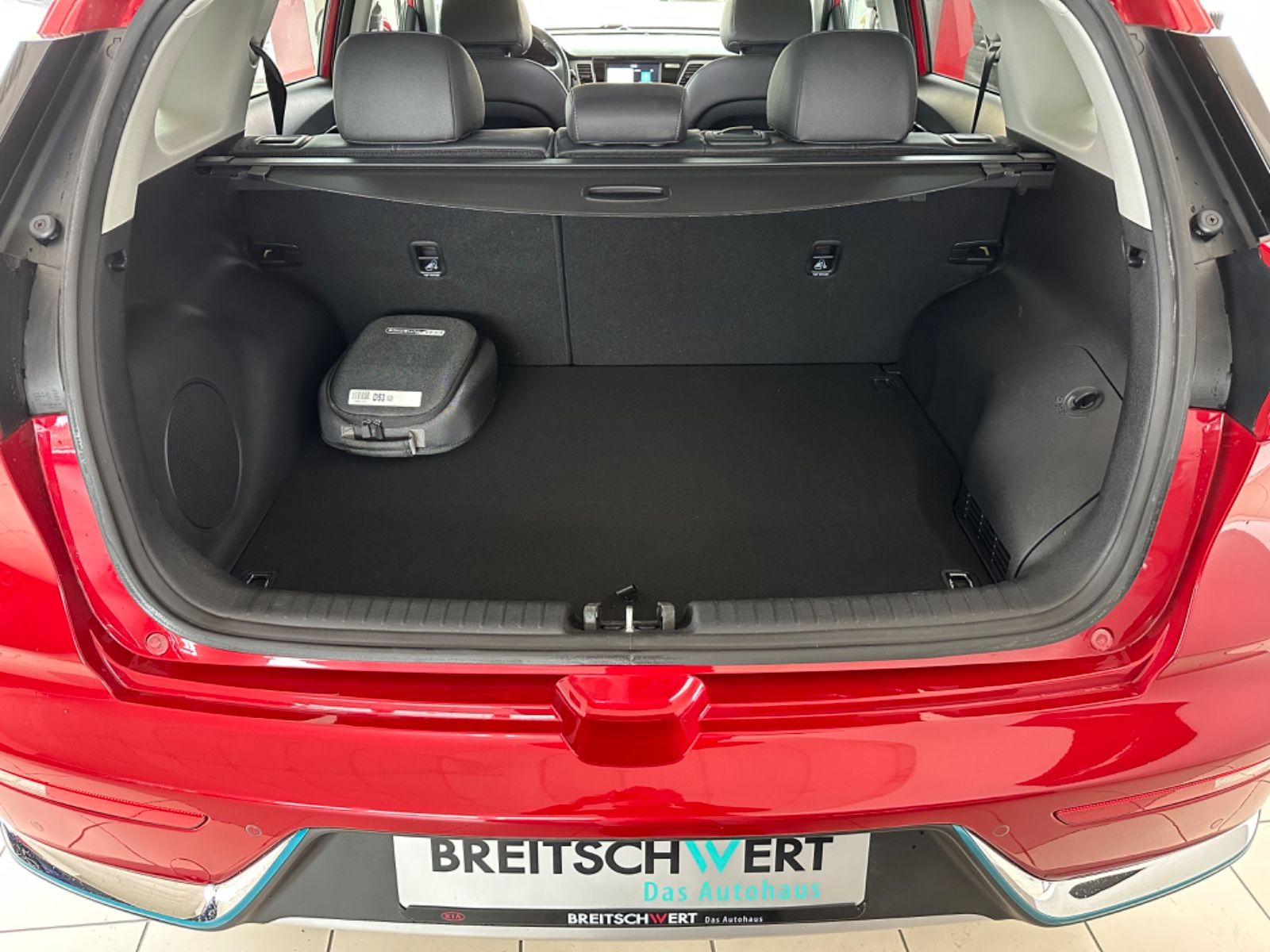 Kia Niro 1.6 GDI Spirit Plug-in Hybrid - Samsaru's Car Outlet