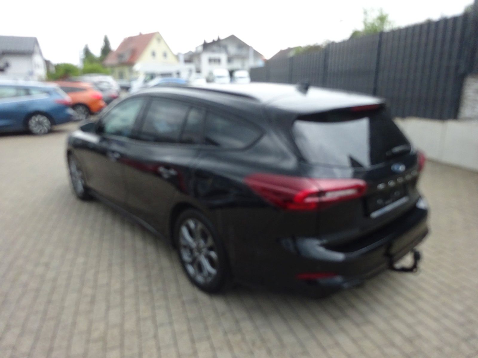 Ford Focus Turnier ST-Line X Autom AHK iACC HuD