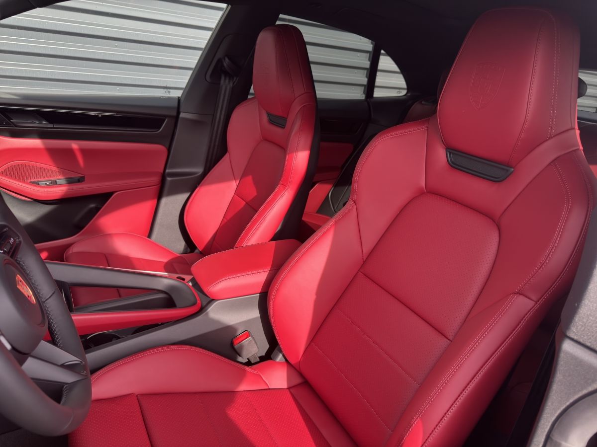Porsche Macan 4 - Samsaru's Car Outlet