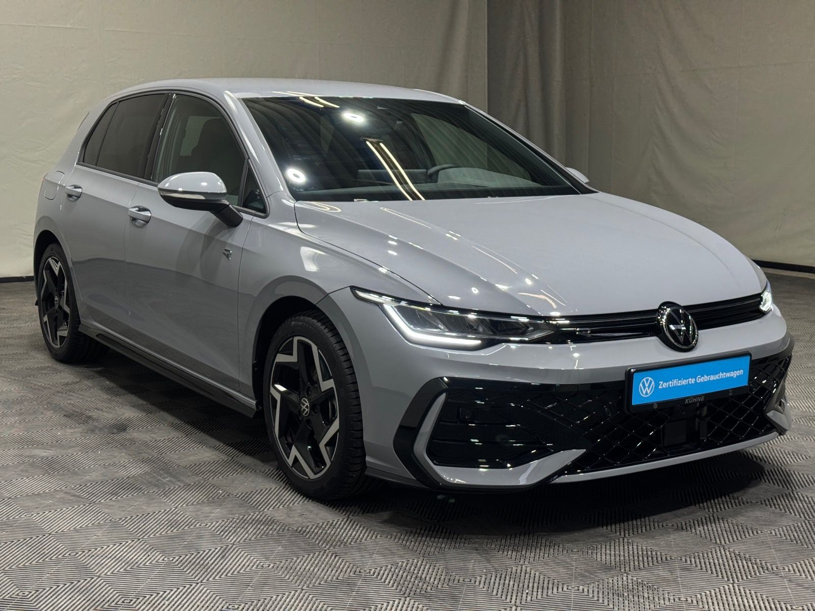 Volkswagen Golf R-Line 1.5 eTSI DSG | LED NAVI 360°KAMERA