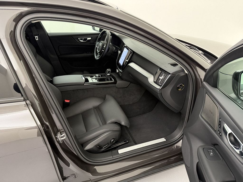 Volvo V60 T6 Plus Dark Plug-In Hybrid AWD STANDHZ 360°