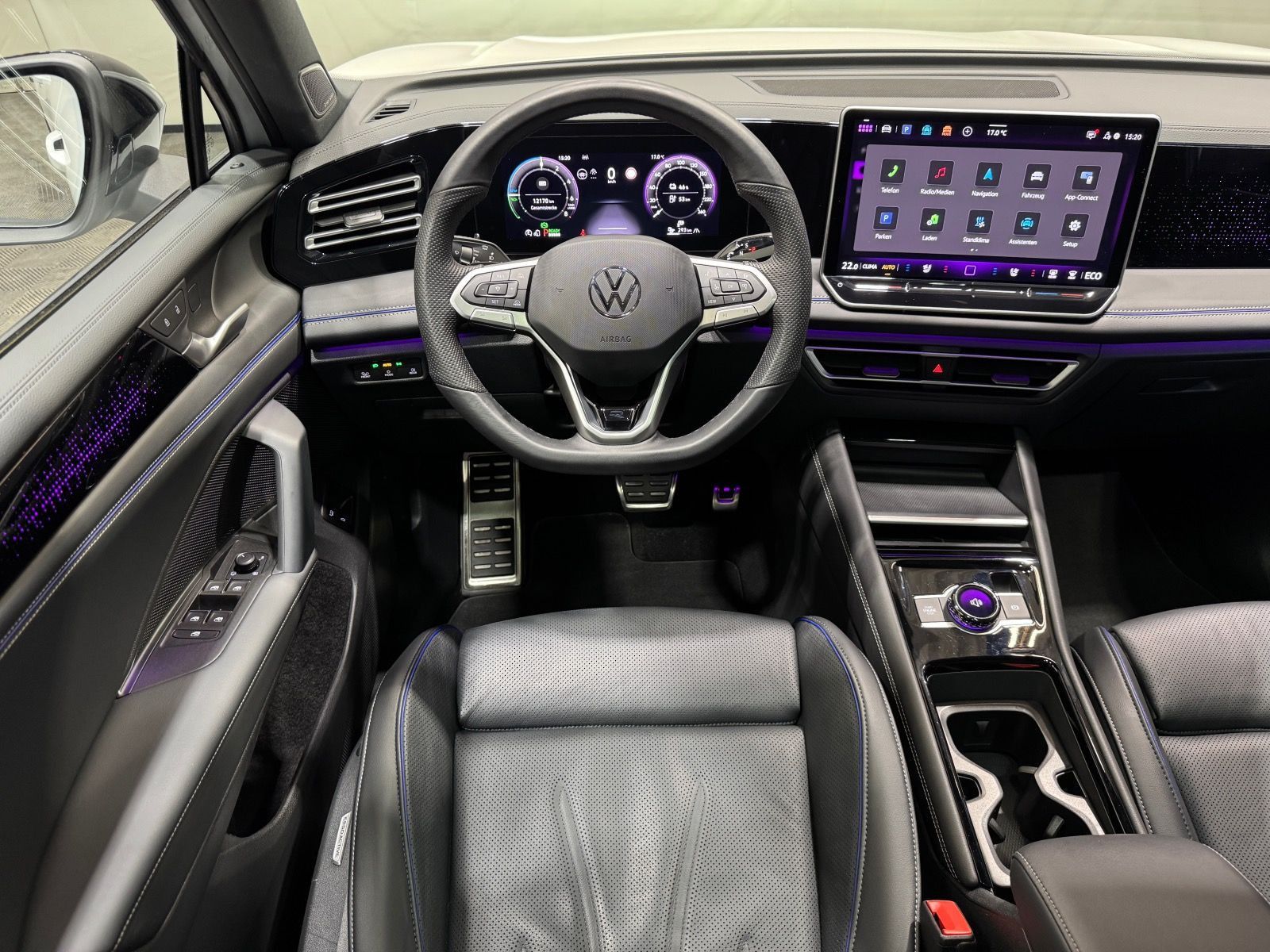 Volkswagen Tiguan R-Line 1.5 TSI eHybrid | MATRIX NAVI PANO