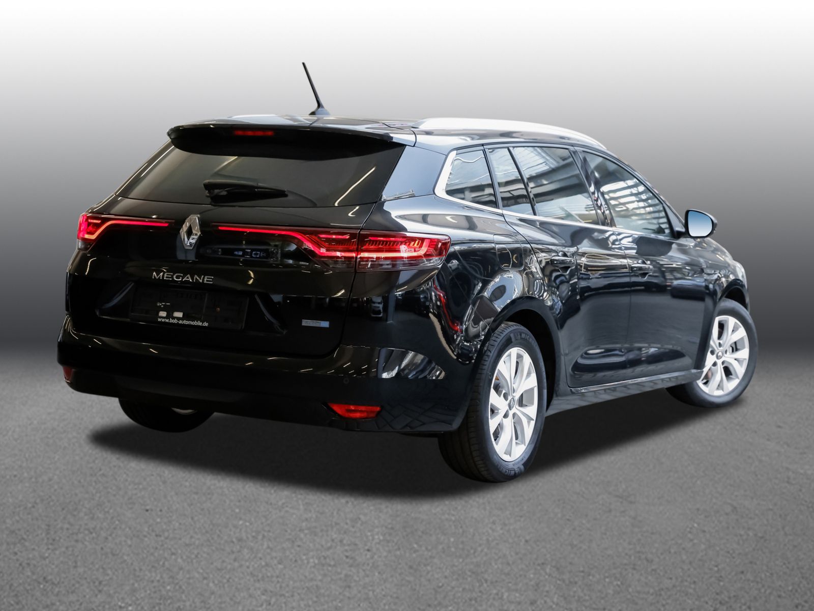 Renault Megane Grandtour ZEN E-TECH Plug-in - Samsaru's Car Outlet