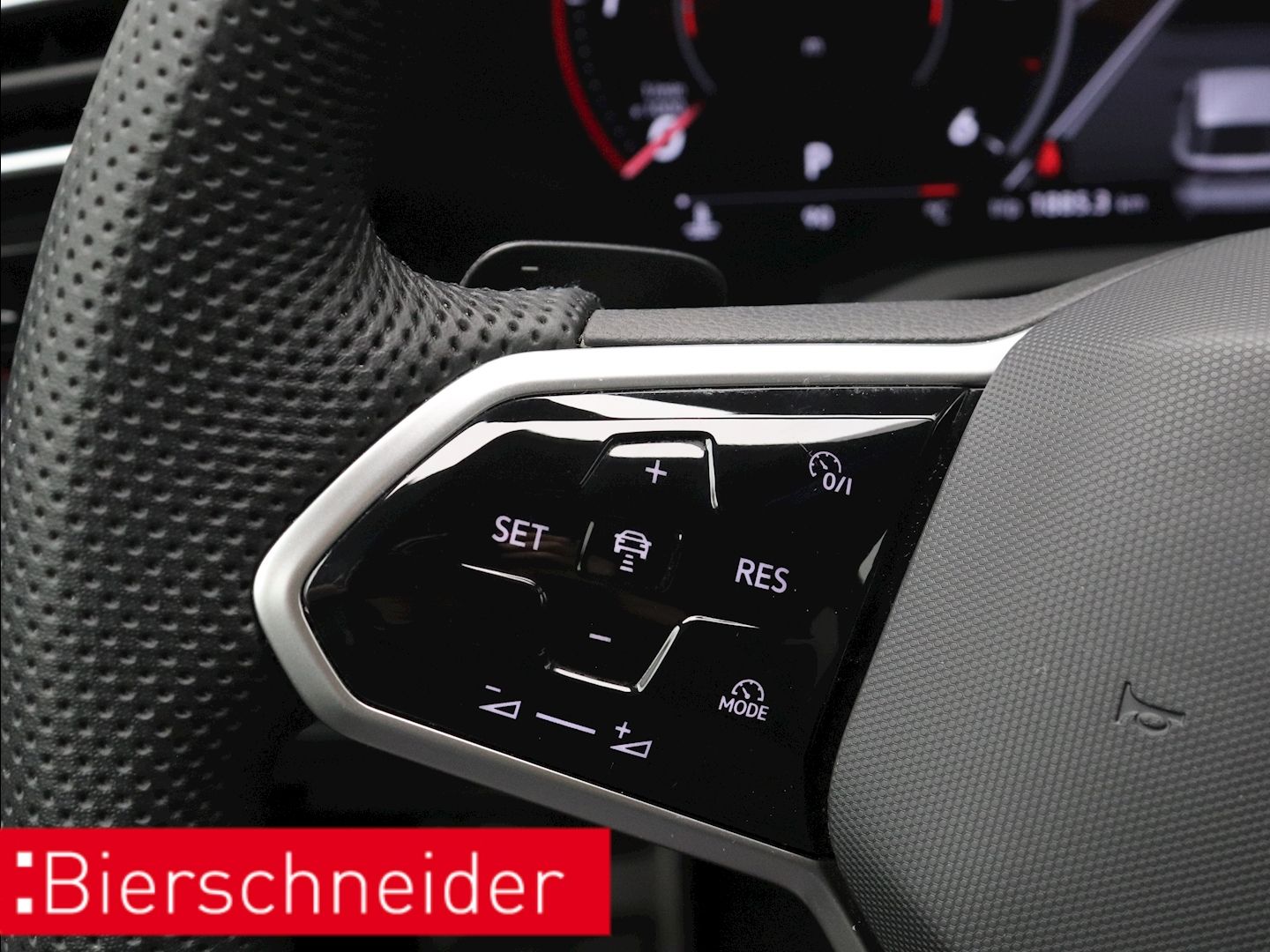 Volkswagen Touareg 3.0 TDI R-Line - Samsaru's Car Outlet