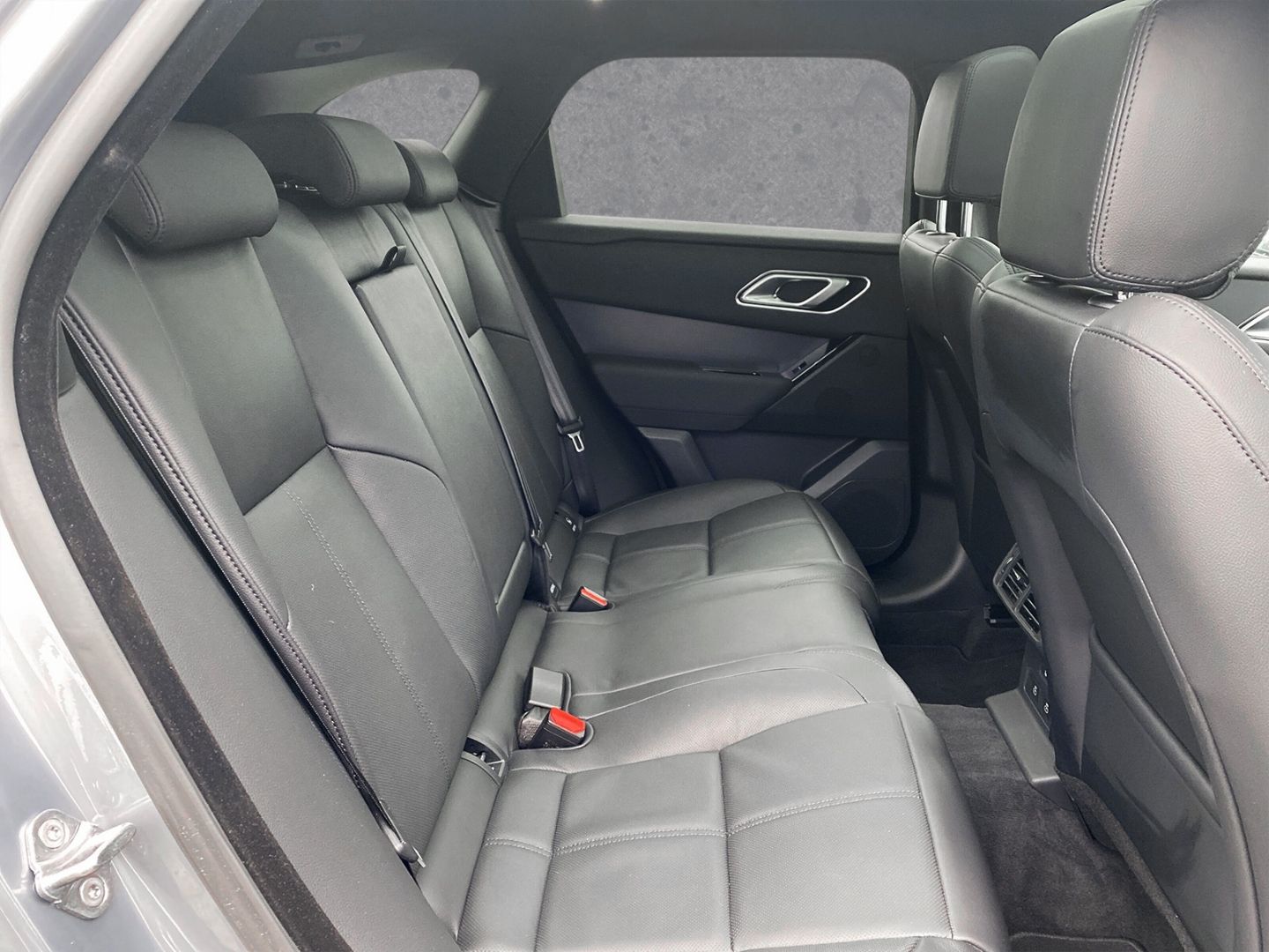 Range Rover Velar D300 Dynamic SE - Samsaru's Car Outlet