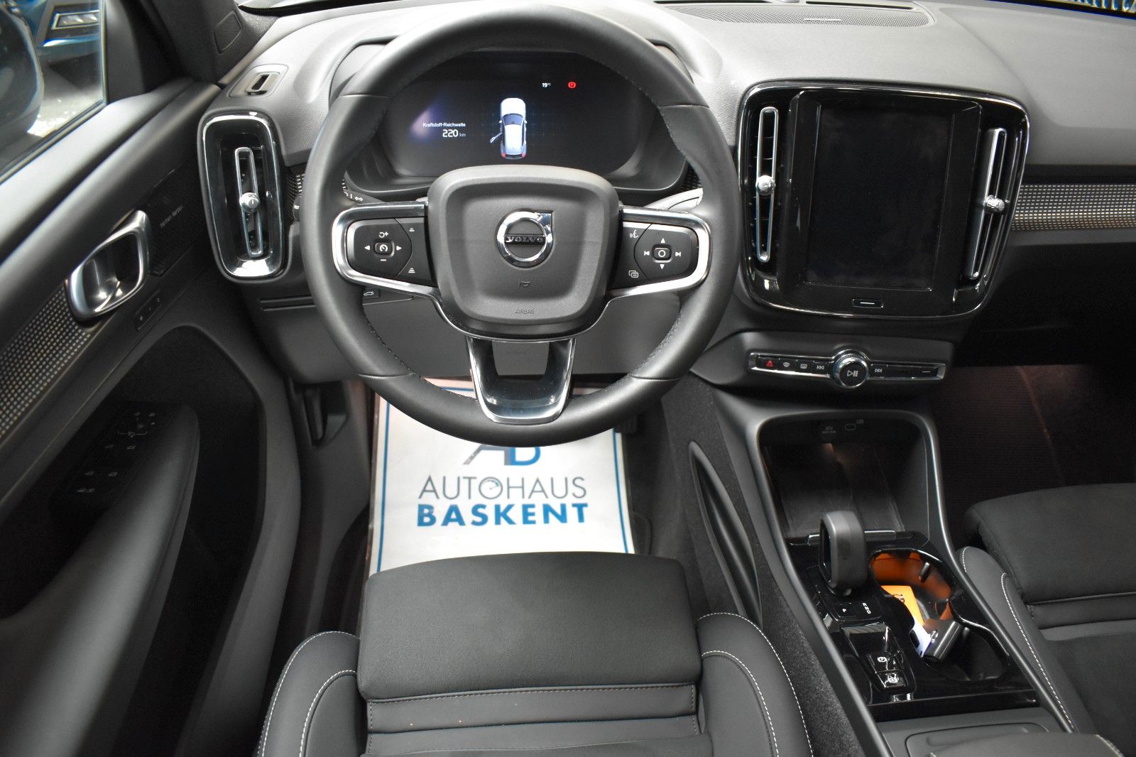 Volvo XC40 Plus Dark *AHK*HARMAN&KARDON*LED*SHZ*LEDER*