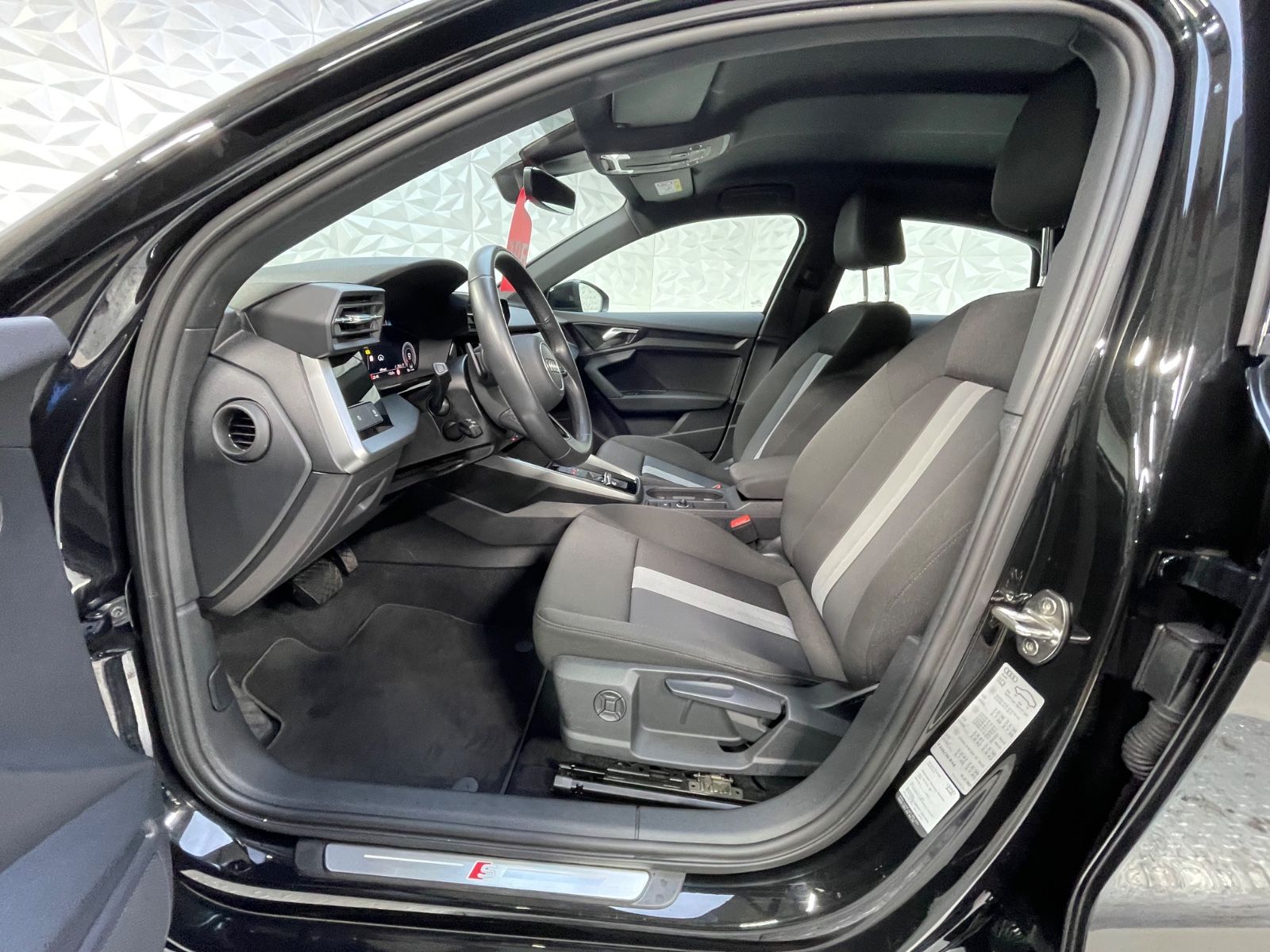 Audi A3 Limousine 35 TDI S line+LED+NAVI+ACC+DAB+SOUN