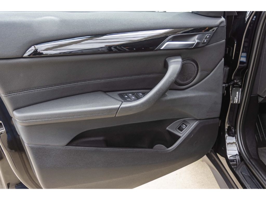BMW X1 18d - Samsaru's Car Outlet