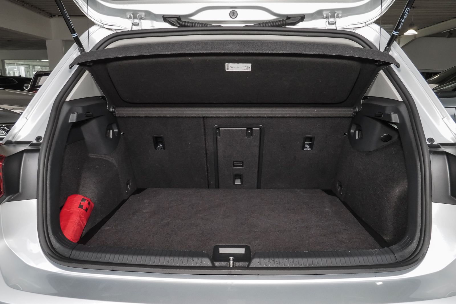 Volkswagen Golf VIII ACTIVE 2.0 l TDI DSG - Samsaru's Car Outlet