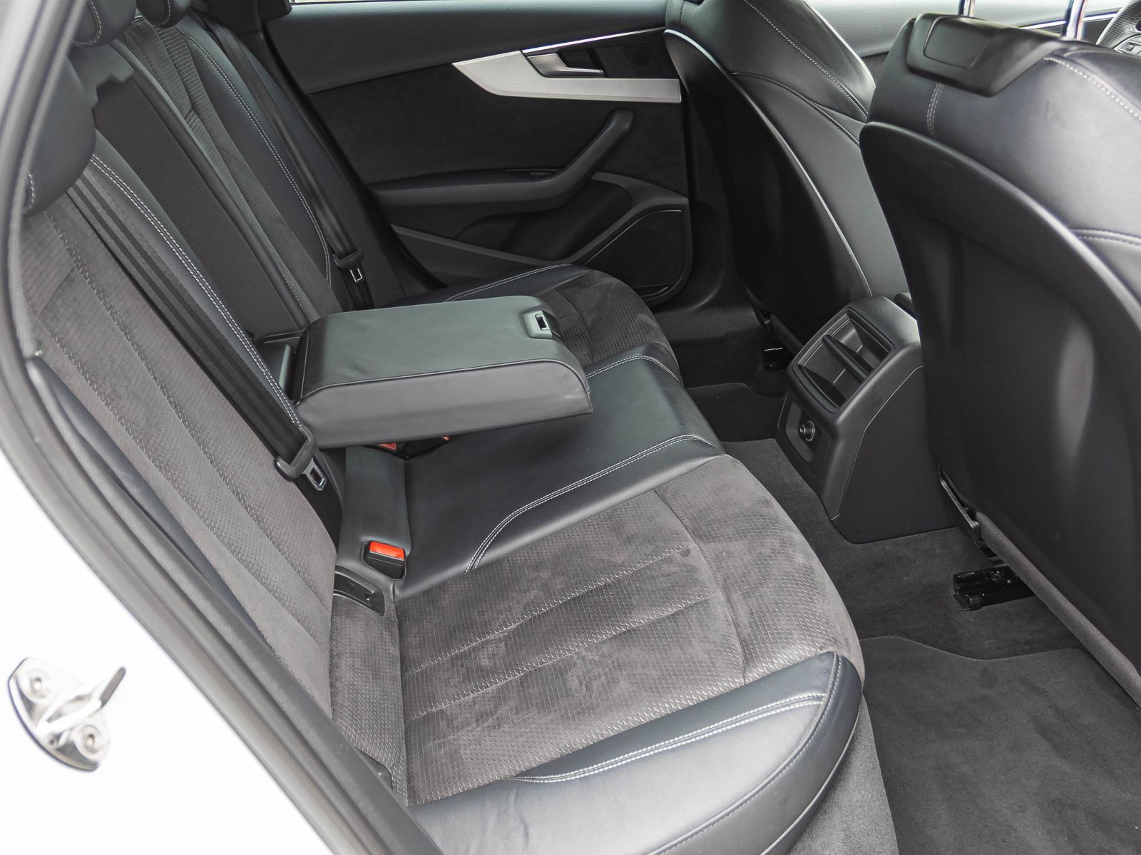 Audi A4 Avant S line 35TFSI - Samsaru's Car Outlet