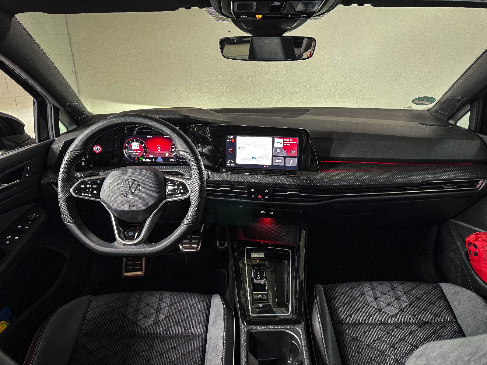 Volkswagen Golf R-Line Black - Samsaru's Car Outlet