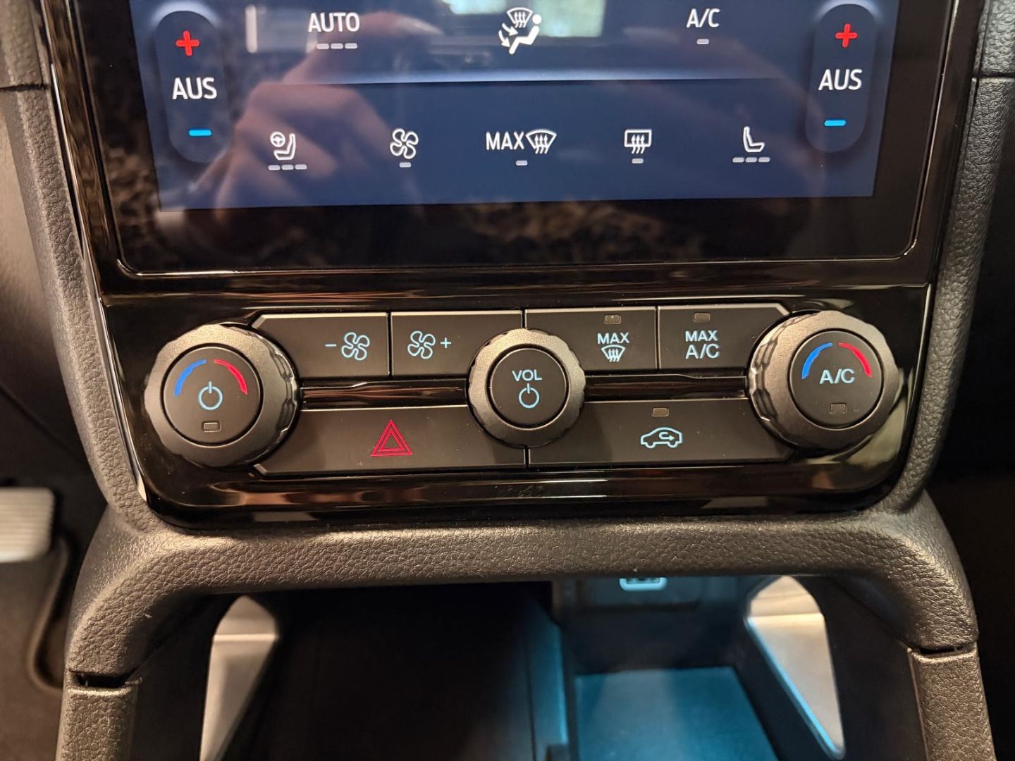 Ford Ranger Wildtrak DoKa e-4WD+AHK+PDC+DAB+NAV+BLIS+