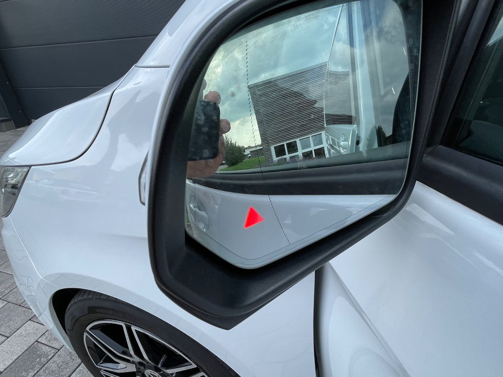 Mercedes-Benz V 300 d AMG - Samsaru's Car Outlet