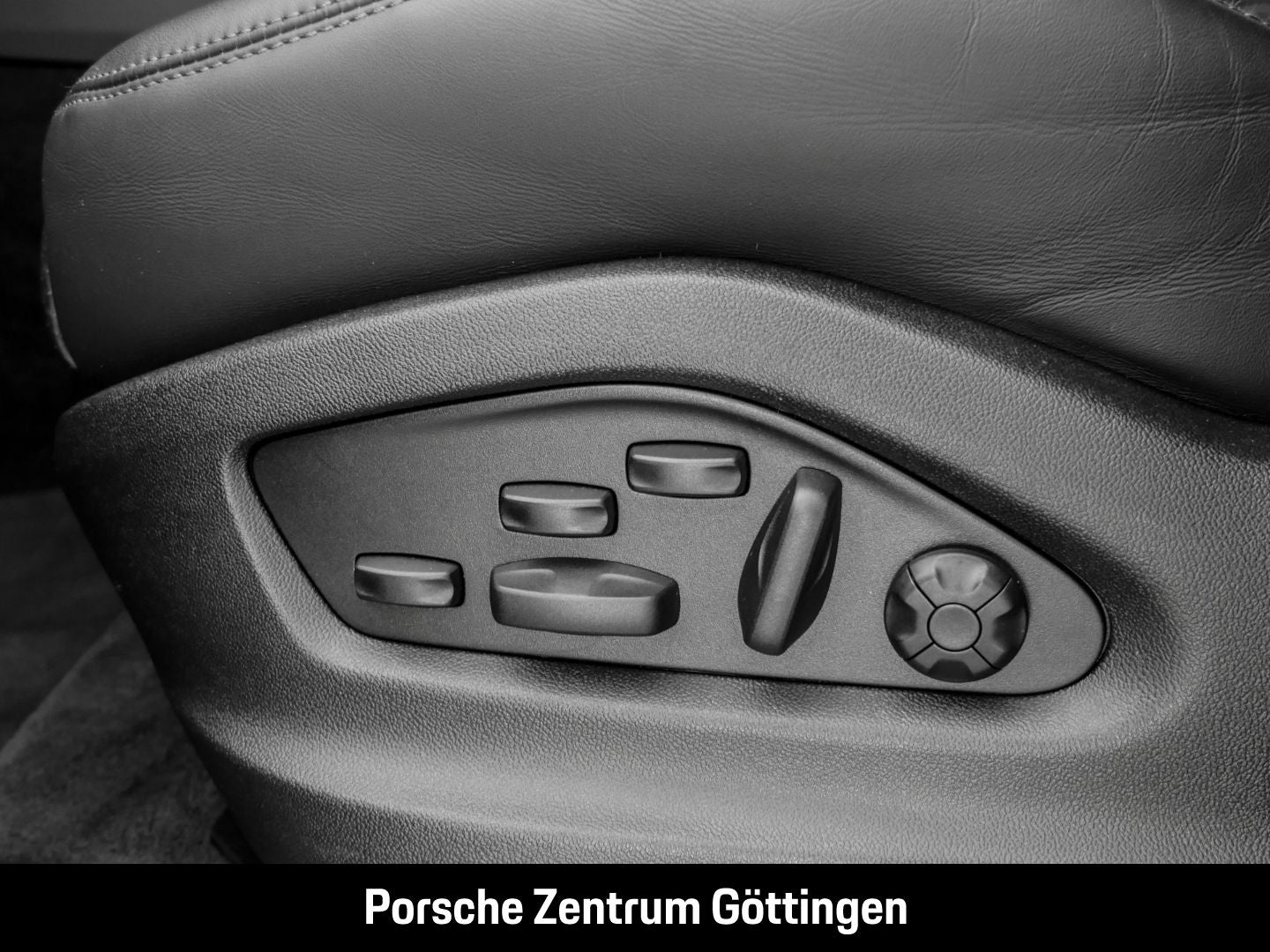Porsche Cayenne Coupe BOSE Luftfederung Panoramadach LED