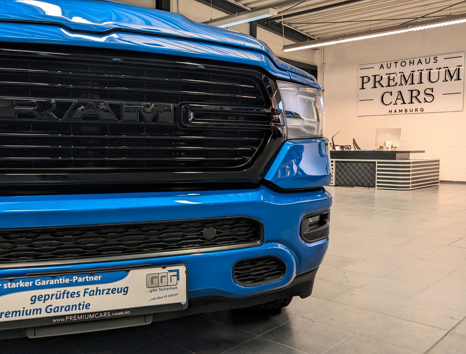 Dodge RAM 1500  Laramie HEMI 5.7L   4x4 Leder/LED