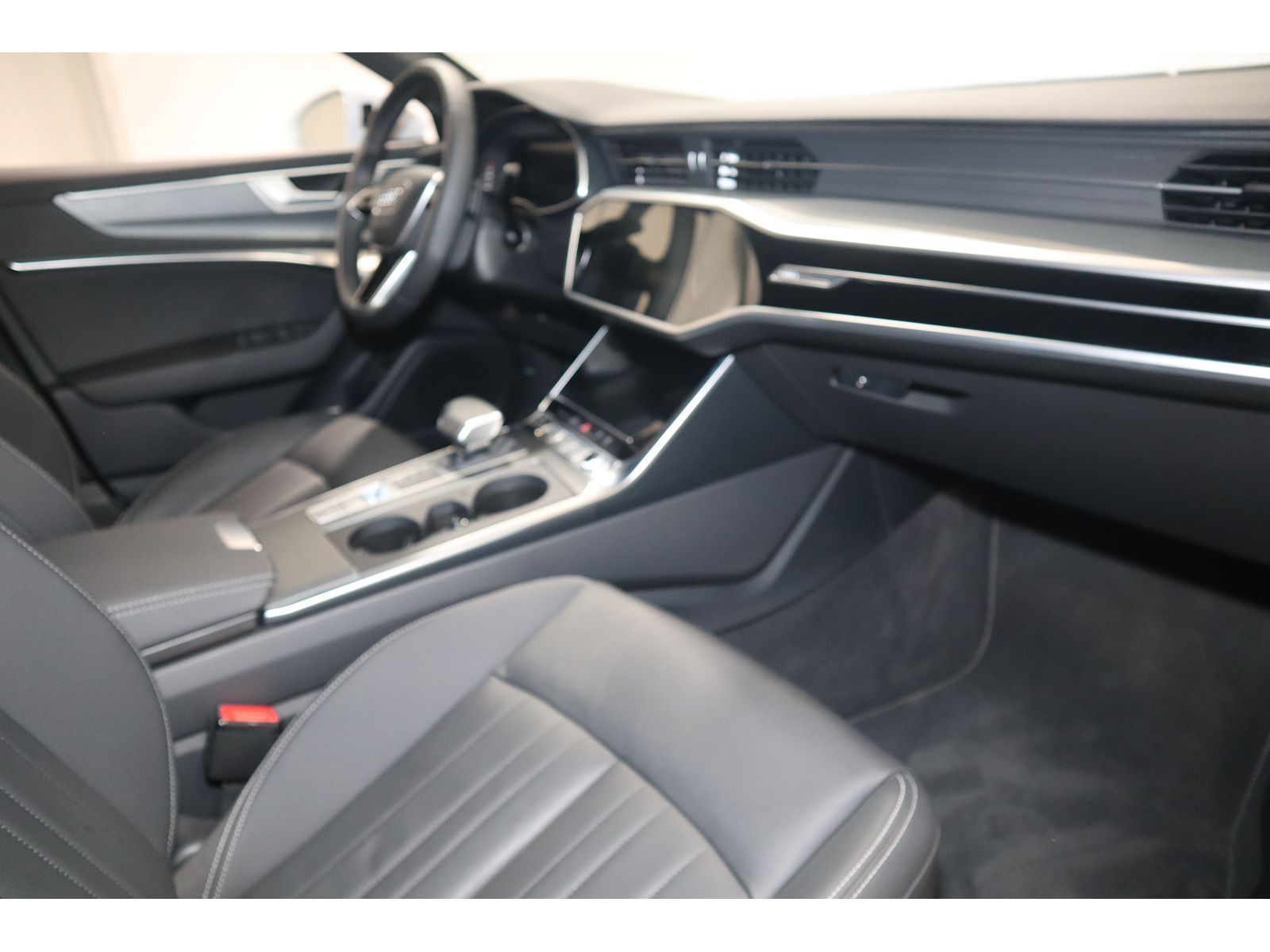 Audi A6 Avant 40 TDI advanced - Samsaru's Car Outlet