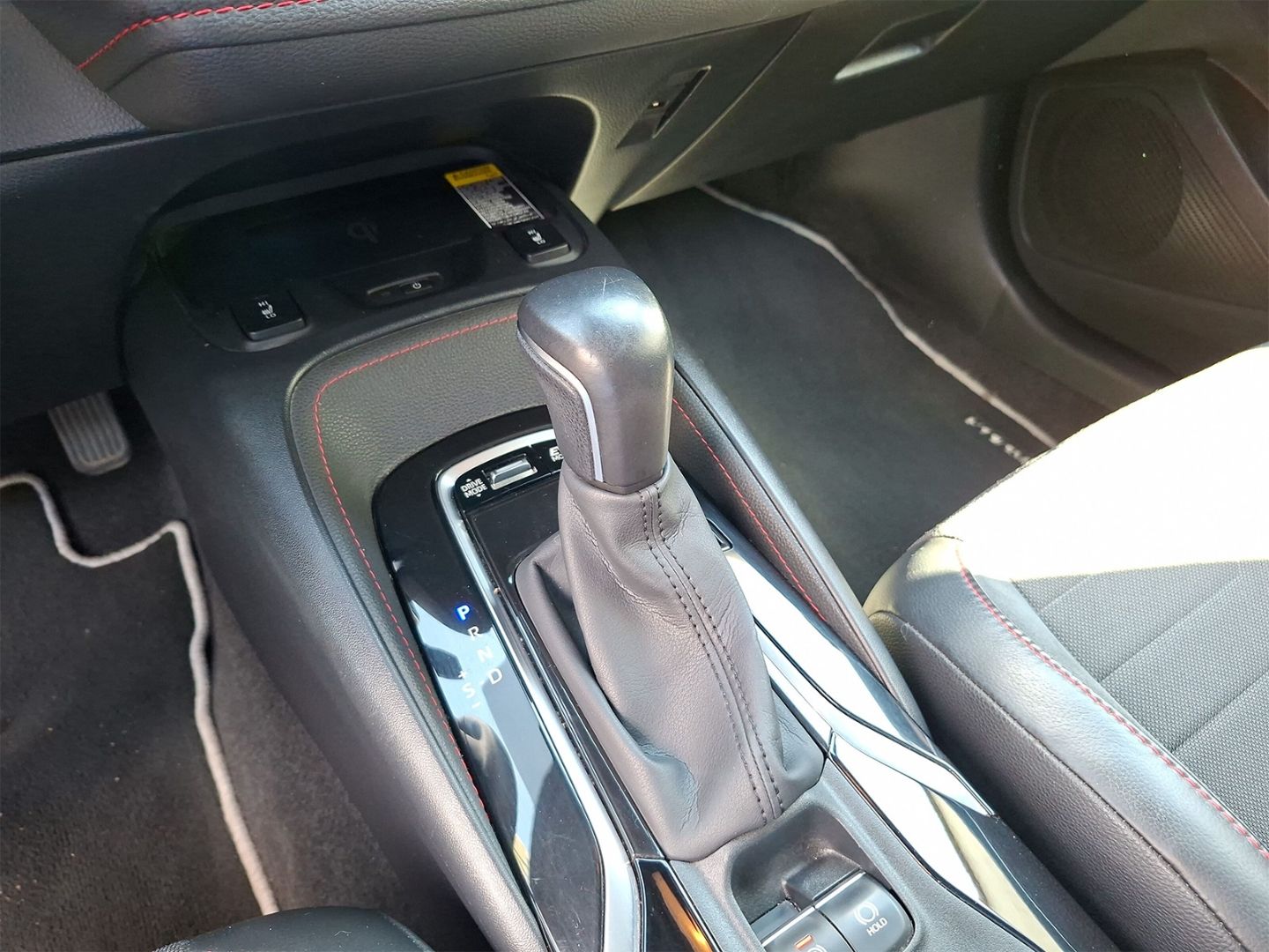 Toyota Corolla Touring Sports 2.0 Hybrid Lounge - Samsaru's Car Outlet
