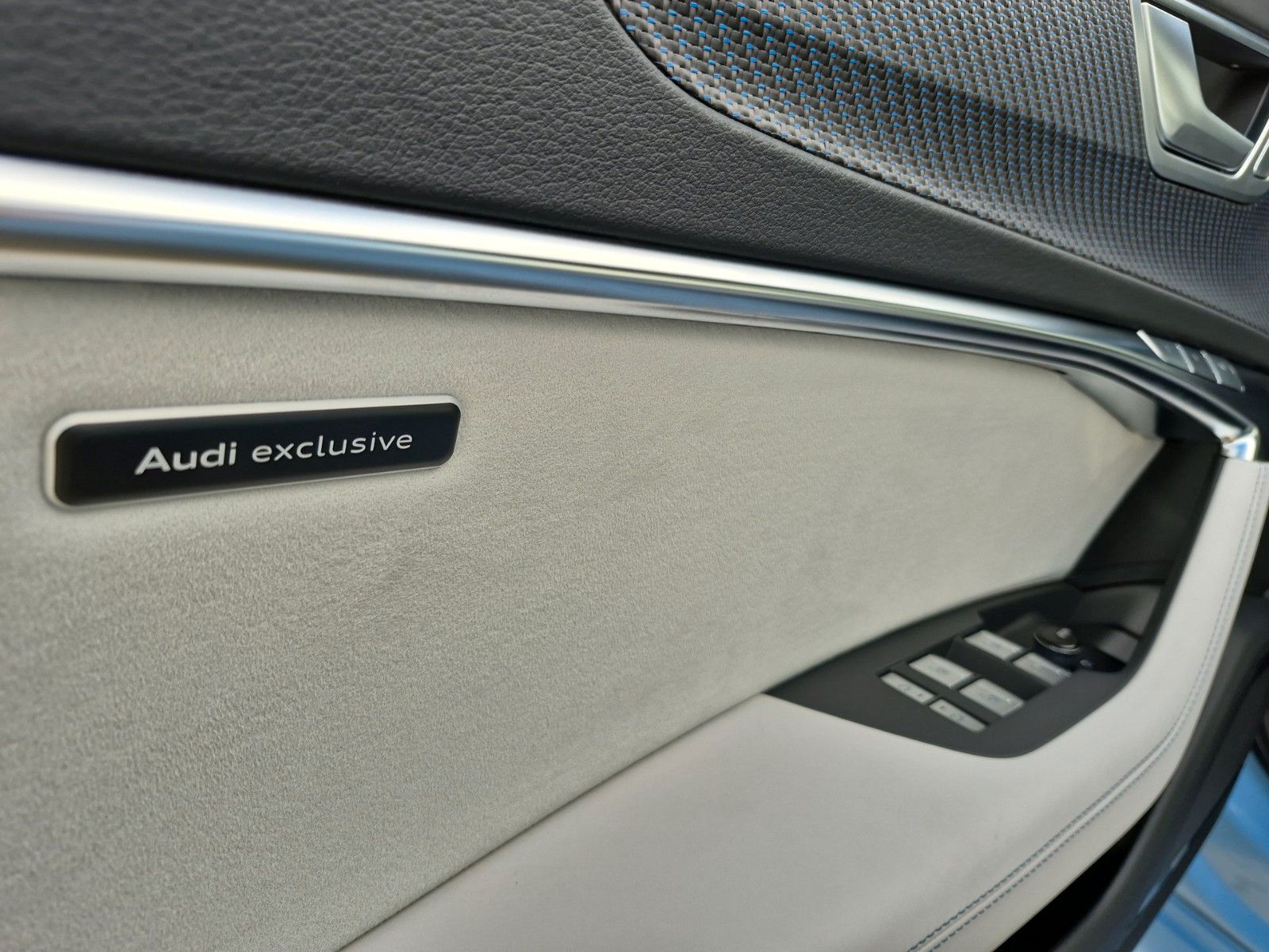 Audi RS6 Avant quattro perf. exclusive/Carbon/B&O/305