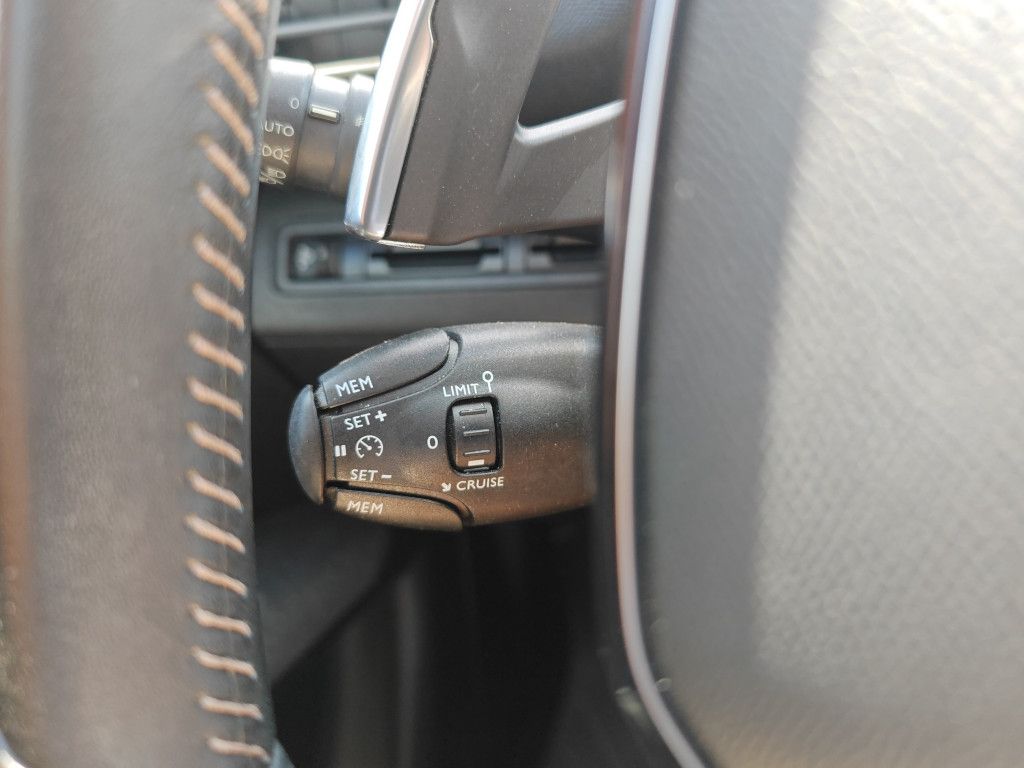 Peugeot 3008 PureTech 130 EAT8 - Samsaru's Car Outlet