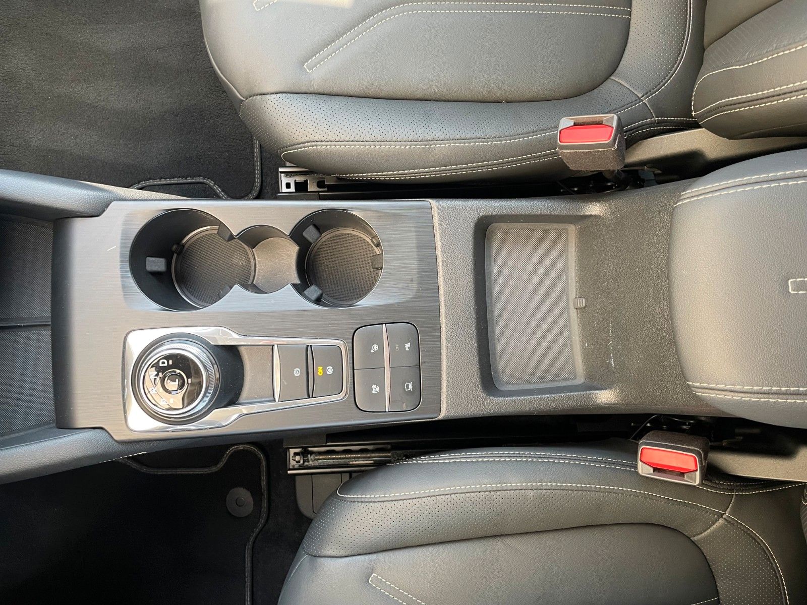 Ford Kuga FHEV Vignale - Samsaru's Car Outlet