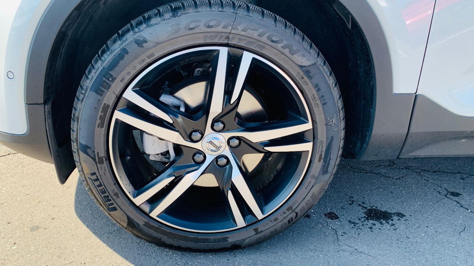 Volvo XC40 B3 Aut. Plus Dark - Samsaru's Car Outlet