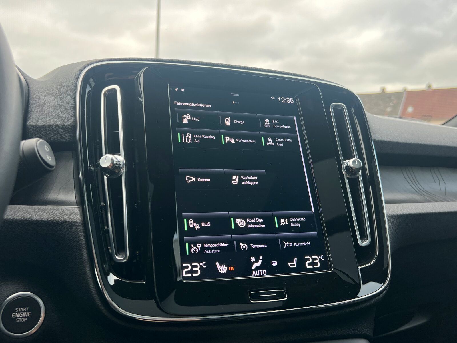 Volvo XC40 T4 Ultimate Dark AHK|PANO|CONNECT|LED|
