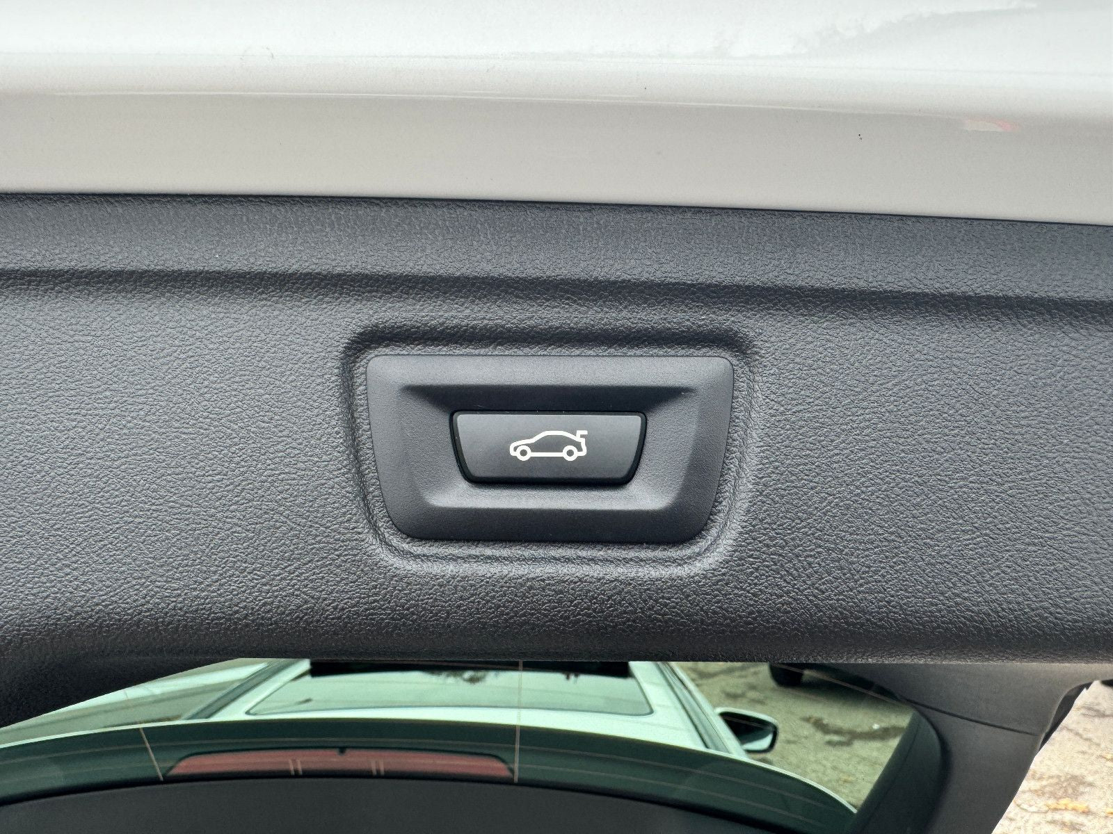 BMW 330 i xDrive Aut. - Samsaru's Car Outlet