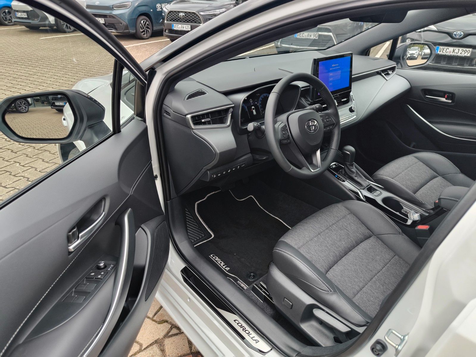 Toyota Corolla 2,0 Hybrid TS Finanzierung