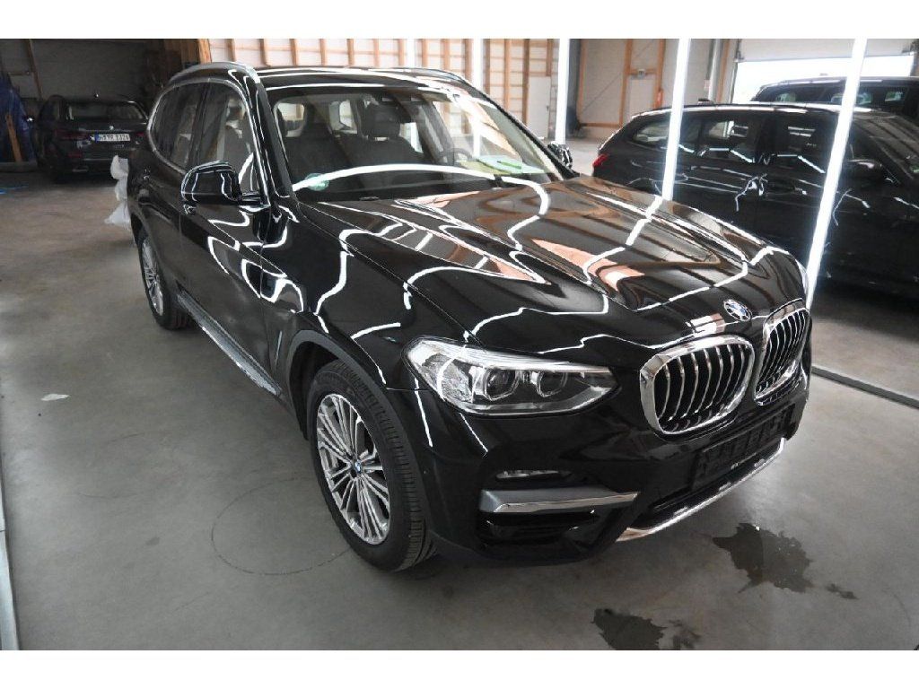BMW X3 xDrive20d Luxury Line - Samsaru's Car Outlet