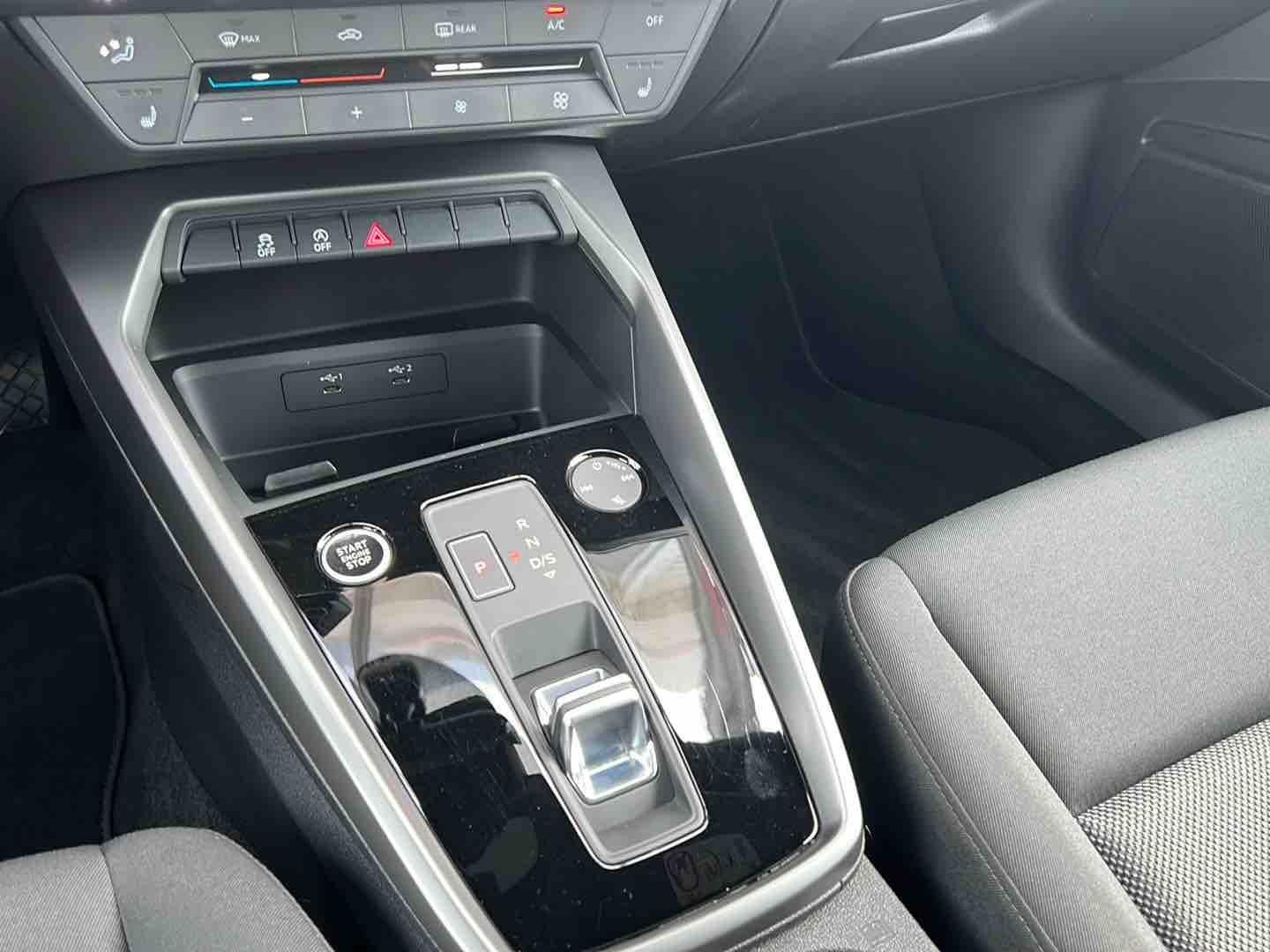 Audi A3 1.5 TSI S-Line S-tronic *Navi, ACC, SHZ, App*