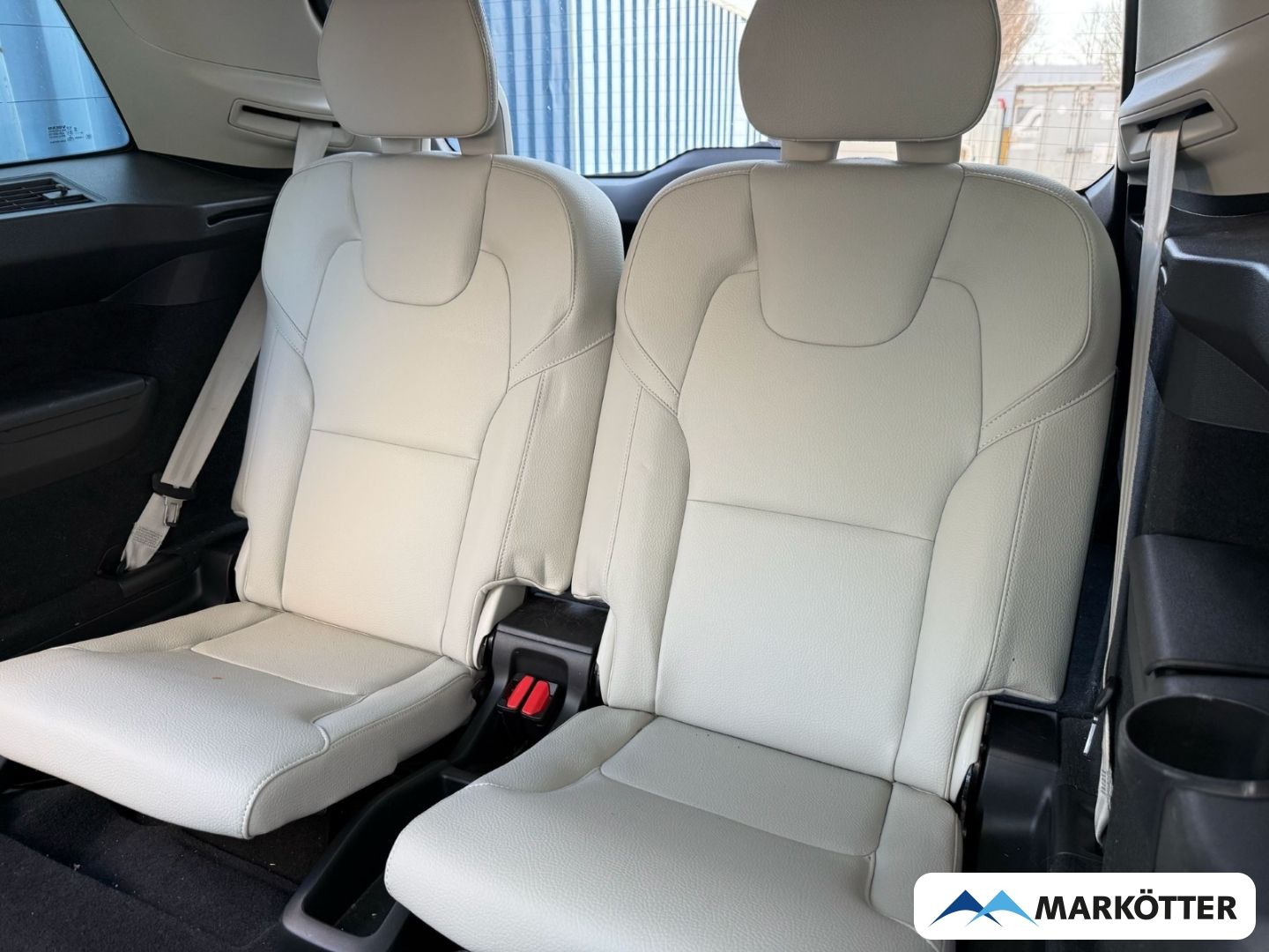 Volvo XC90 B5 AWD Ultimate Dark 7-Sitz. AHK/ACC/360°